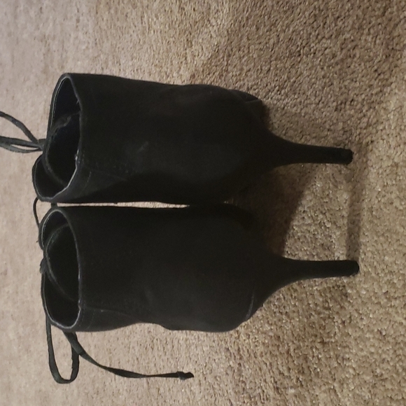 Fioni Black Heeled Boots - Picture 4 of 8